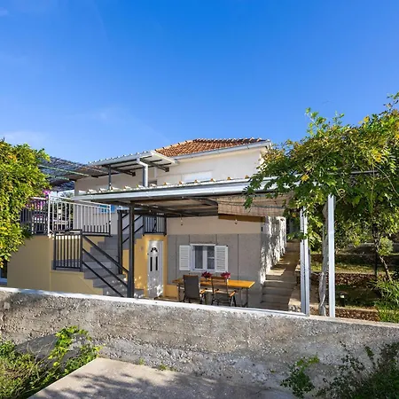 Lovely In With View Apartman