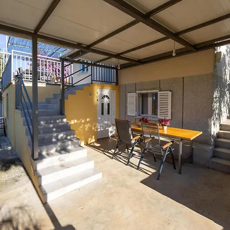 דירה 1 Bedroom In